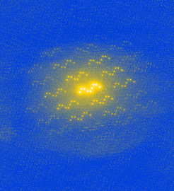 Mit extrem kurzen Blitzen aus Elektronen erhalten LAP-Forscher zeitaufgelöste Beugungsbilder von kristallinen Proben. Im Bild sind mehrere solche atomaren Beugungsbilder, die im Abstand von nur Attosekunden aufgenommen wurden, überlagert. So erhalten die Physiker Einblick in die Echtzeitbewegungen inneratomarer Phänomene.