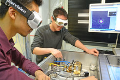 Das Lasersystem der LMU-Physiker ist das weltweit erste, das bei Leistungen von 19 Watt, Infrarotlichtpulse bei Wellenlängen bis knapp unter 20.000 Nanometern erzeugt.