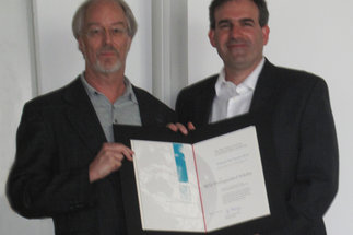 <span style="color: #666666;">Presentation of the MPQ Distinguished Scholar Document to Prof. Dan M. Stamper-Kurn on April 24, 2018</span>