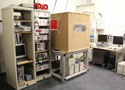 Active hydrogen maser with supply electronics sitting in MPQ's clock room.