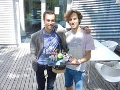 Nicola Pancotti (links) nach erfolgreicher Verteidigung seiner Dissertation.