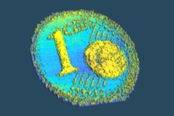 Rekonstruiertes 3D Bild der Phasenkarte einer Münze, die von der neuen Zweikamm-Holografie erfasst wurde.