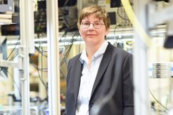 Nathalie Picqué in her molecular spectroscopy lab at MPQ.