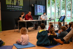 Live reading of the children’s audio play “Alice in Quantum land”.