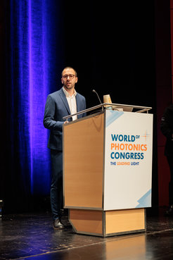 The World of Photonics Congress 2023: Dr Edoardo Vincentini receives the Bernard J. Couillaud Prize.