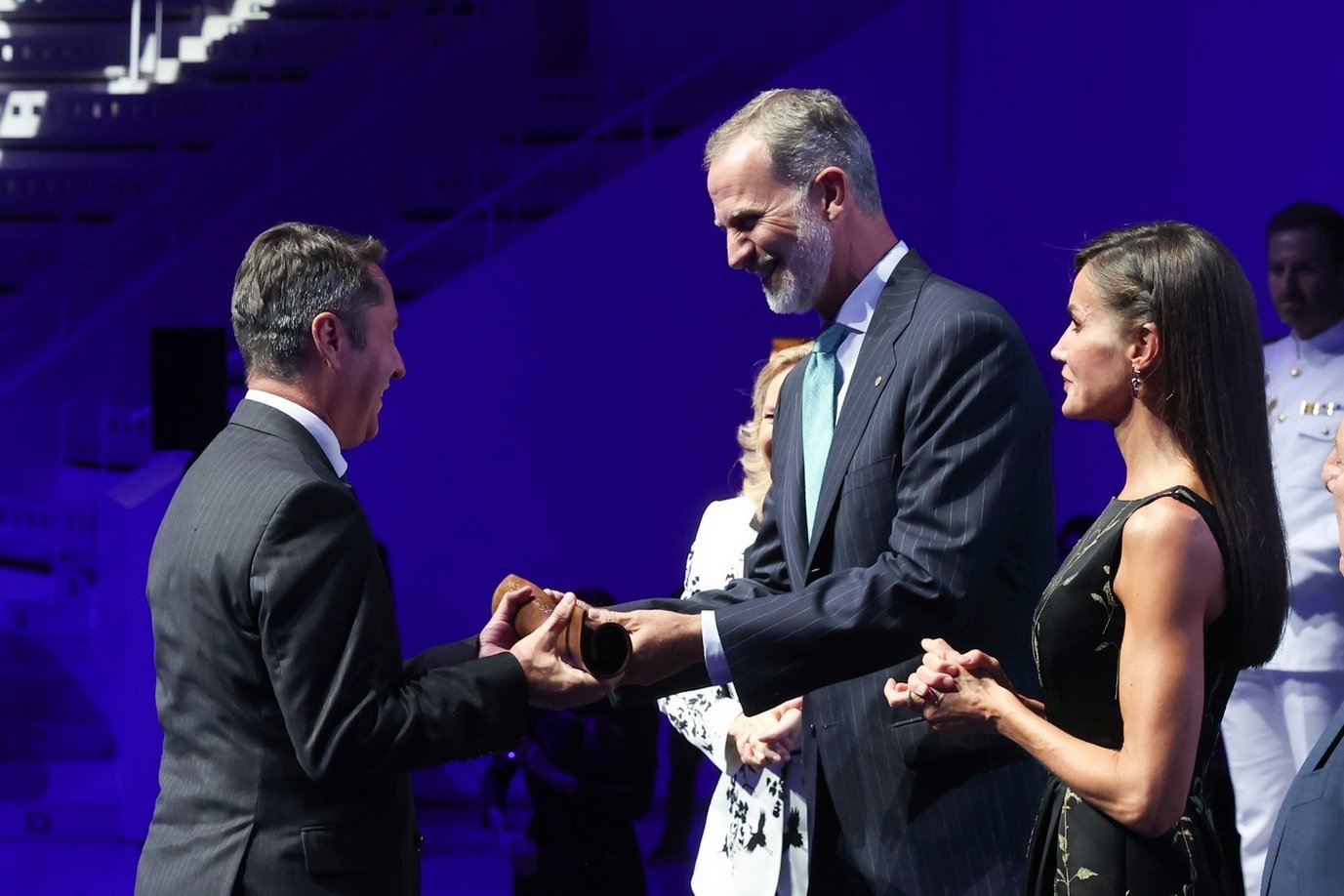 King of Spain, Felipe VI awards the first edition of the La Vanguardia Prize to Ignacio Cirac, for his advancements to quantum many body systems and simulation.