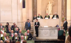 Die feierliche Preisverleihung fand unter der berühmten „Coupole“ des Institut de France statt.