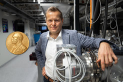 Ferenc Krausz am Tag der Nobelpreis-Bekanntgabe in seinem Beamline Labor am MPQ.