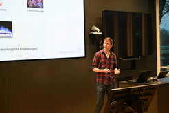 PhD candidate Maximilian Ammenwerth talked about quantum computing with neutral atoms.